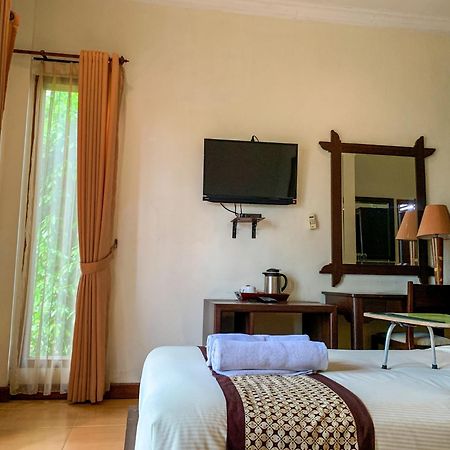 OYO 261 Sasono Putro Guest House Kejayan Exterior foto