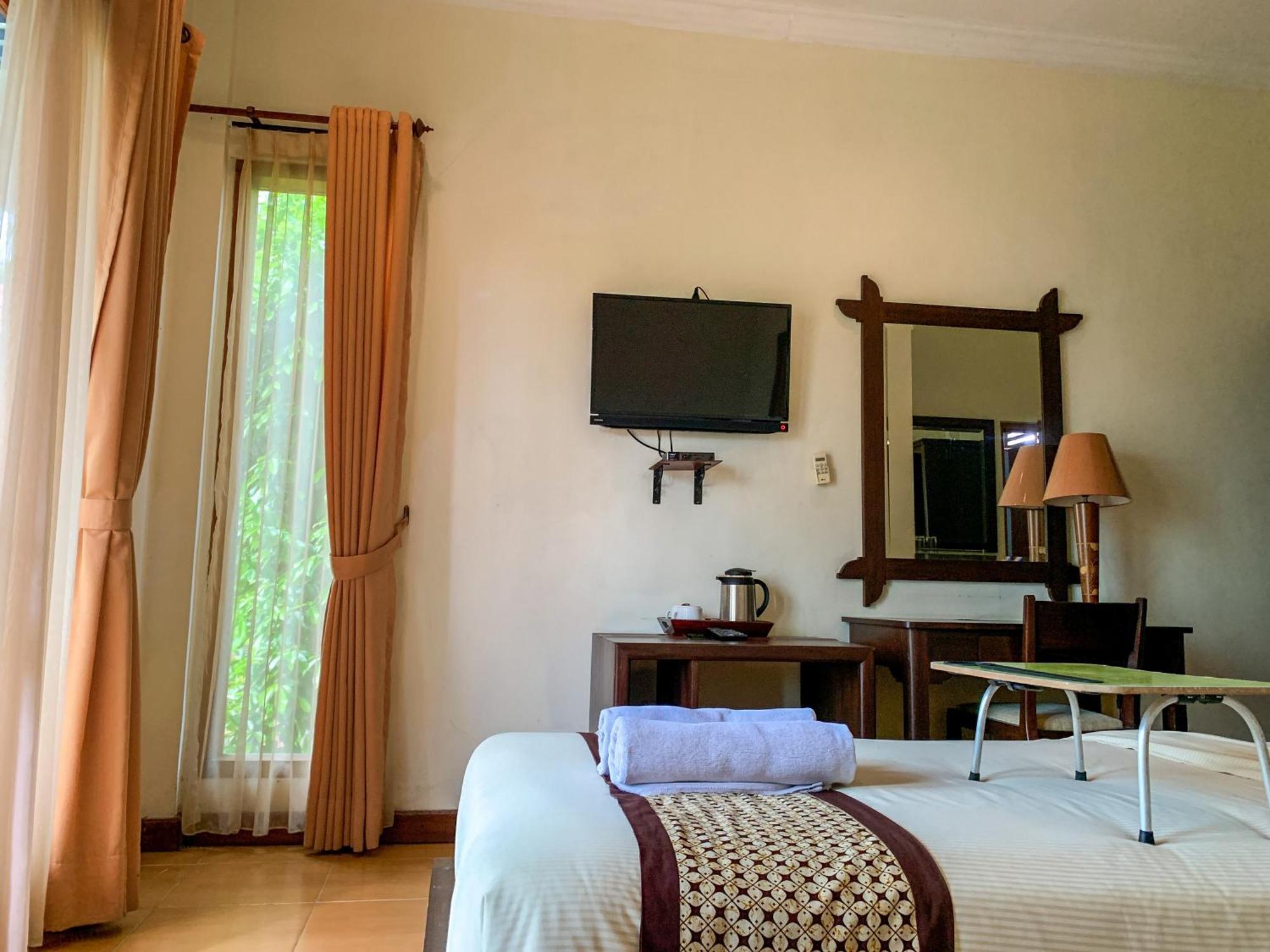 OYO 261 Sasono Putro Guest House Kejayan Exterior foto
