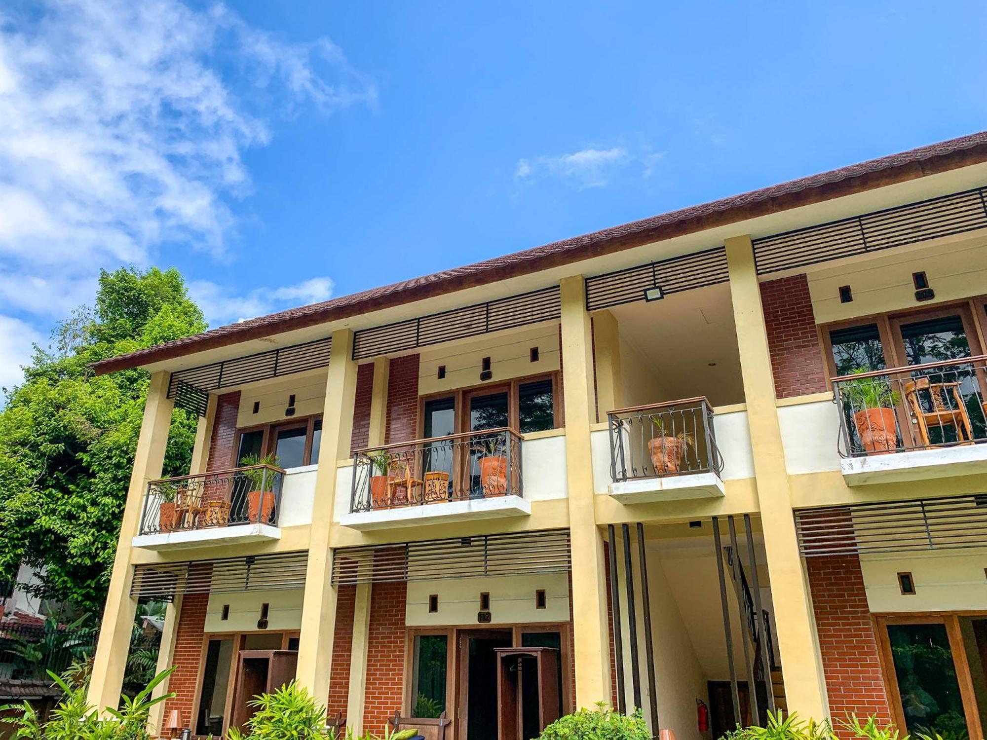 OYO 261 Sasono Putro Guest House Kejayan Exterior foto