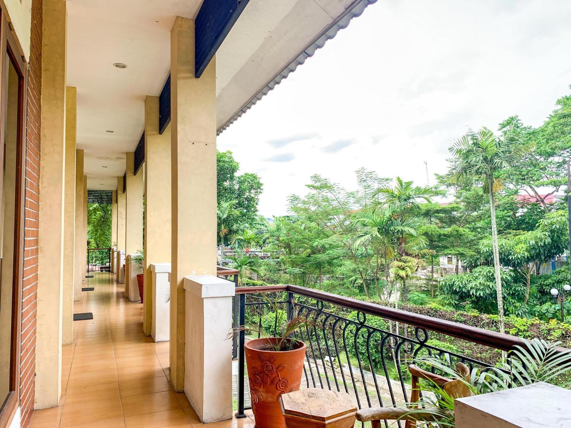 OYO 261 Sasono Putro Guest House Kejayan Exterior foto