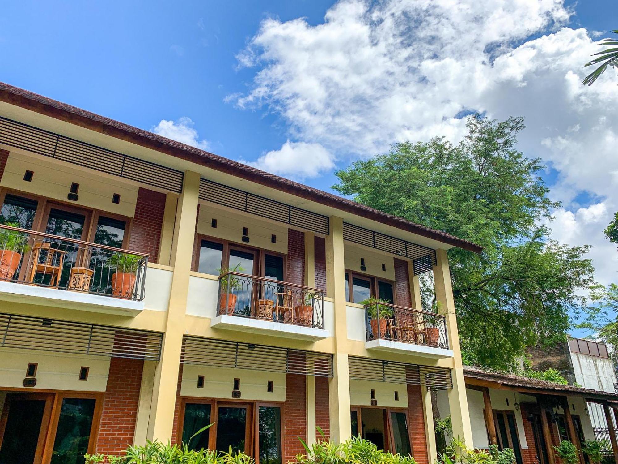 OYO 261 Sasono Putro Guest House Kejayan Exterior foto