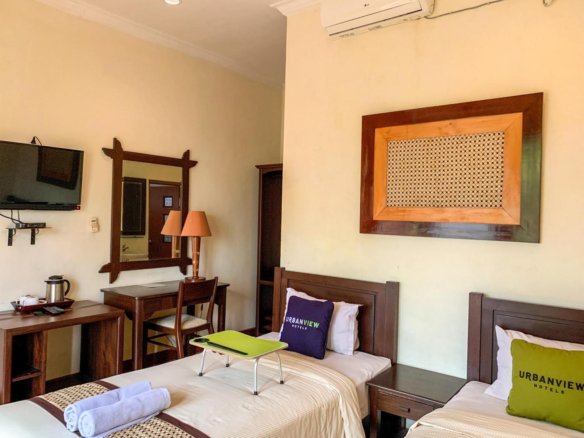 OYO 261 Sasono Putro Guest House Kejayan Exterior foto