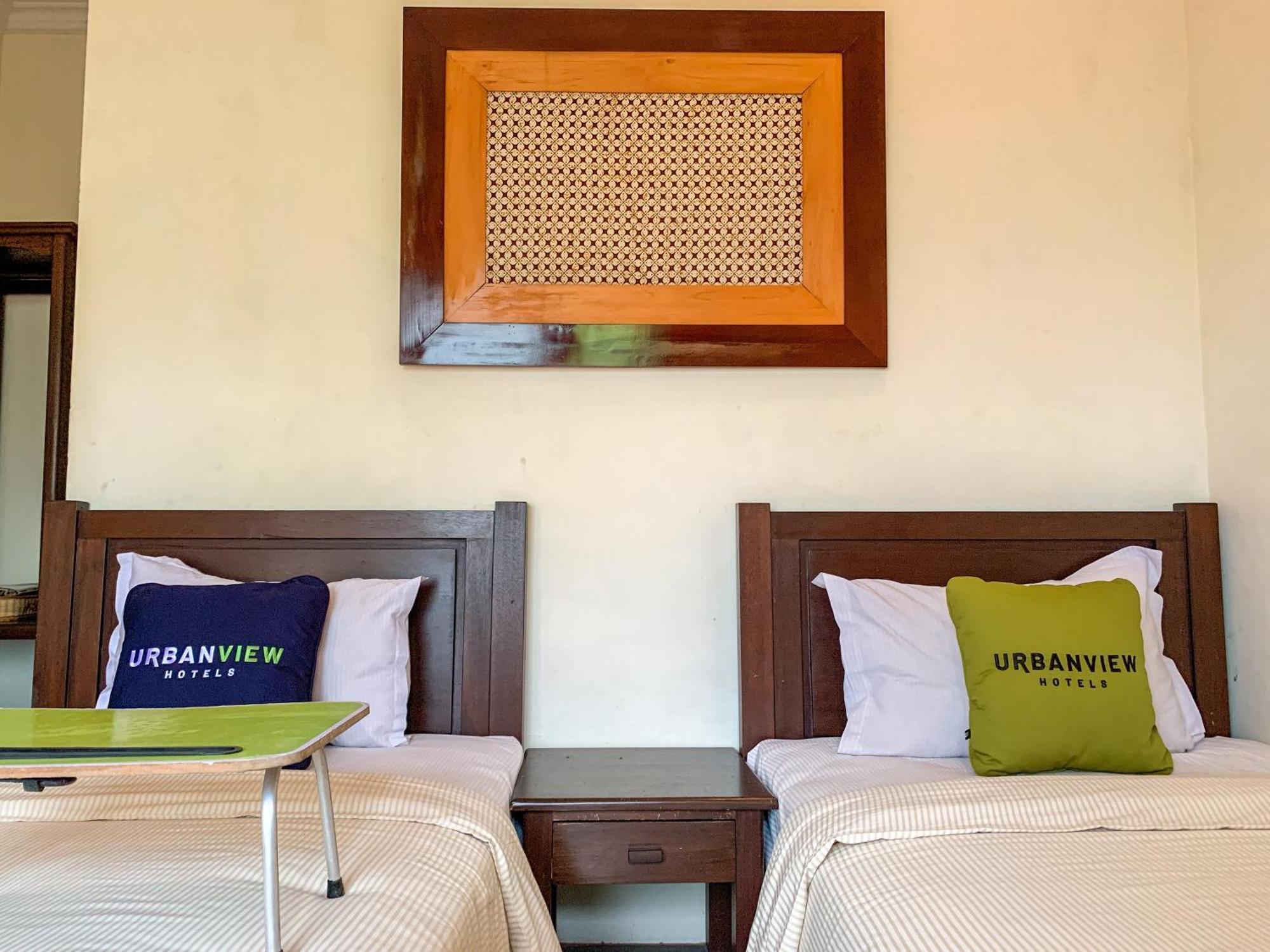 OYO 261 Sasono Putro Guest House Kejayan Exterior foto