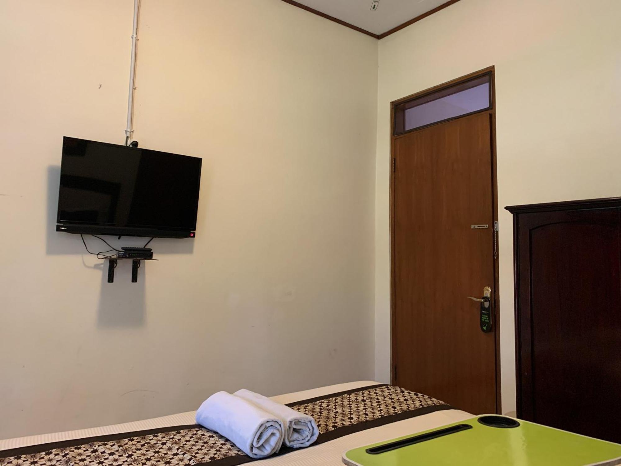 OYO 261 Sasono Putro Guest House Kejayan Exterior foto