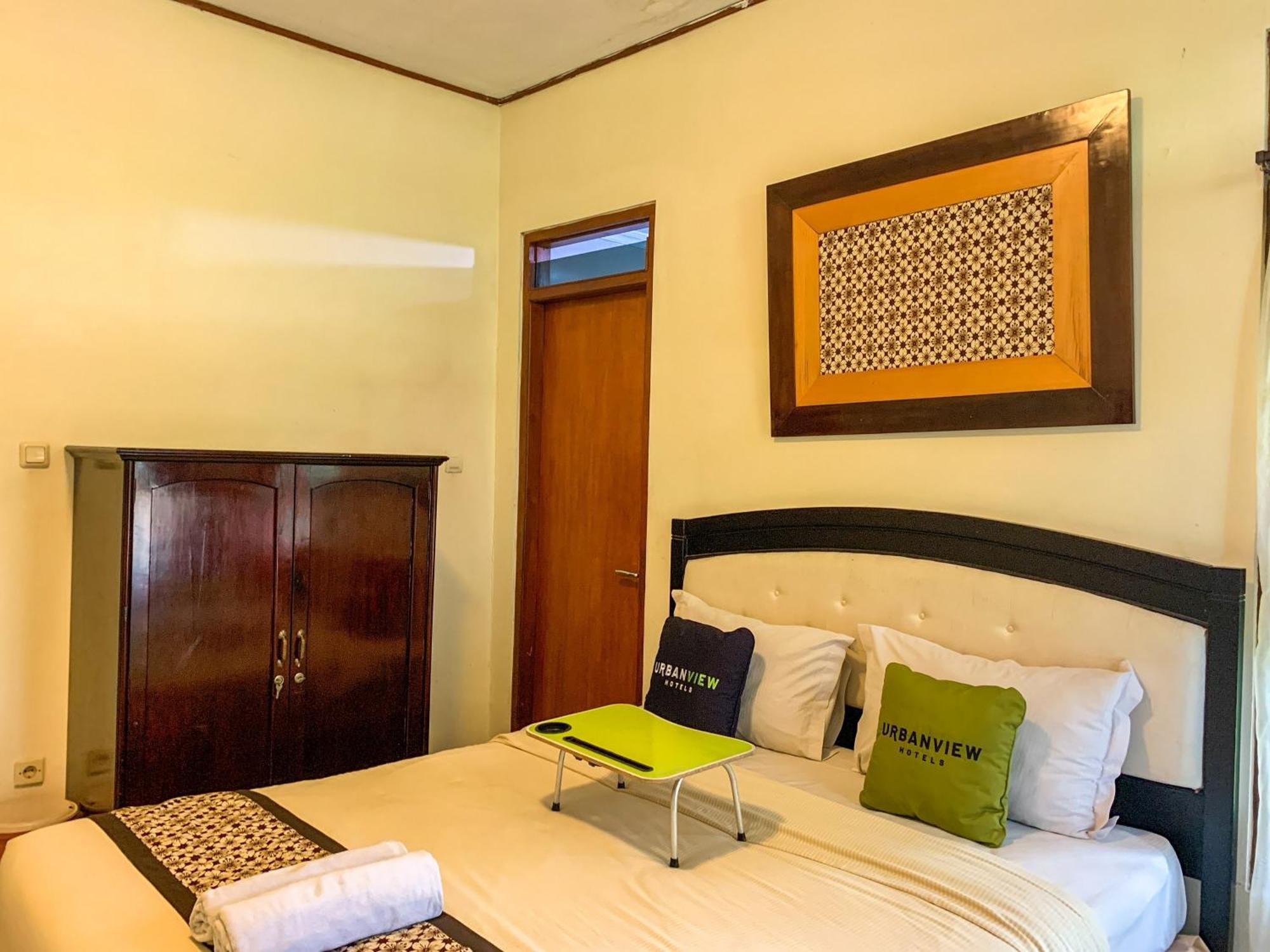 OYO 261 Sasono Putro Guest House Kejayan Exterior foto