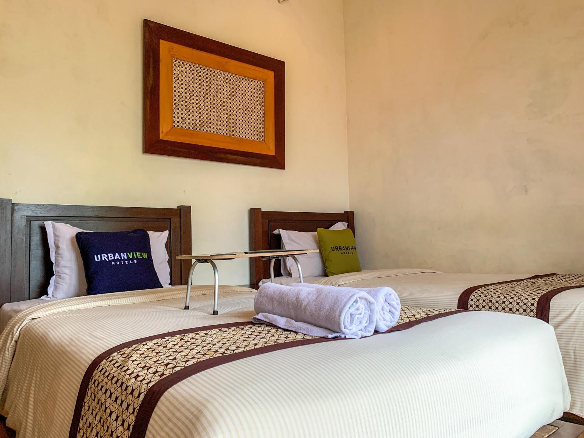 OYO 261 Sasono Putro Guest House Kejayan Exterior foto