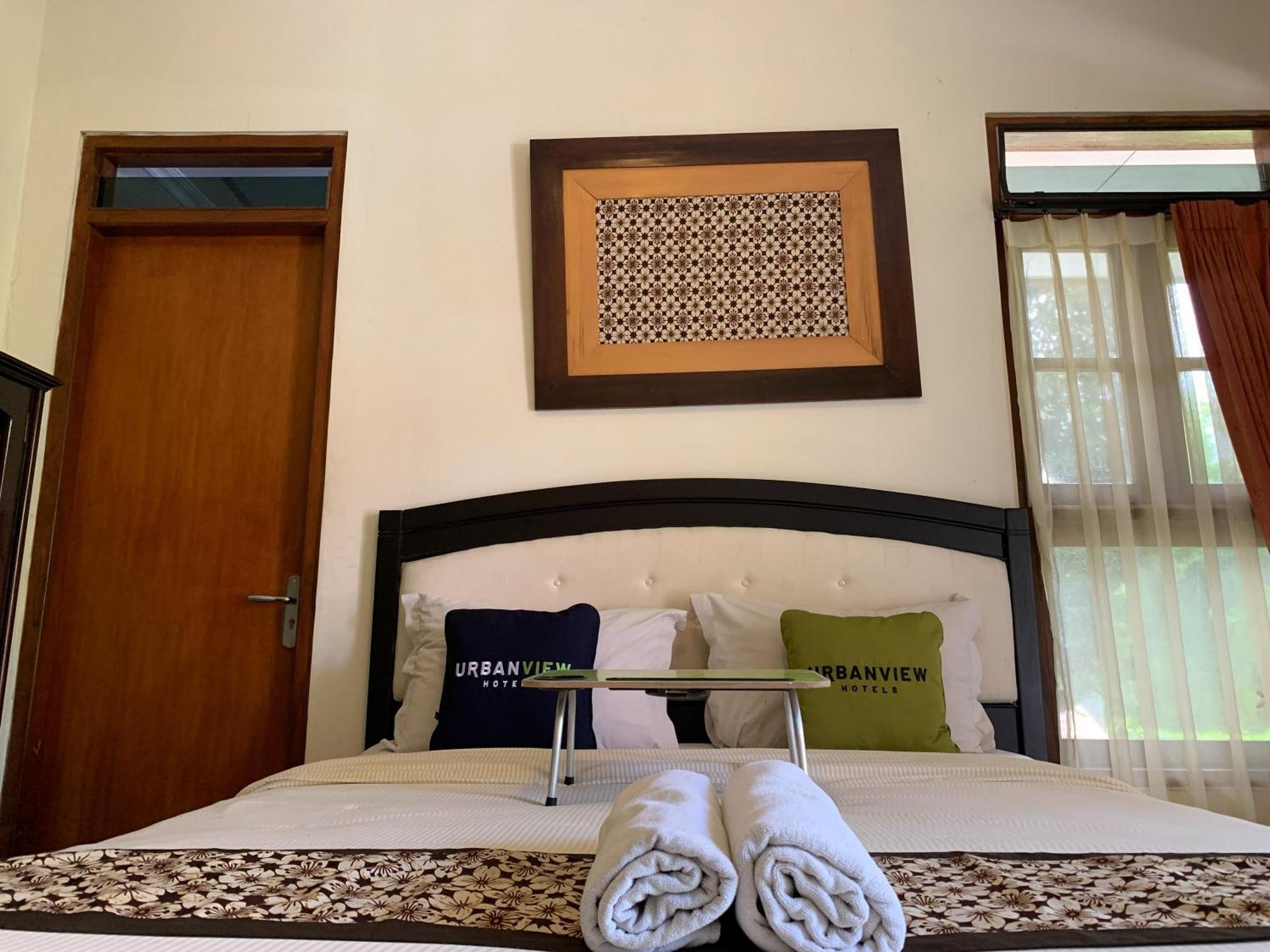 OYO 261 Sasono Putro Guest House Kejayan Exterior foto