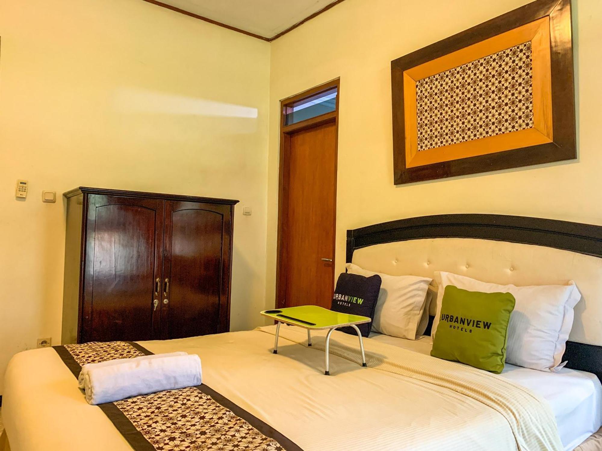 OYO 261 Sasono Putro Guest House Kejayan Exterior foto