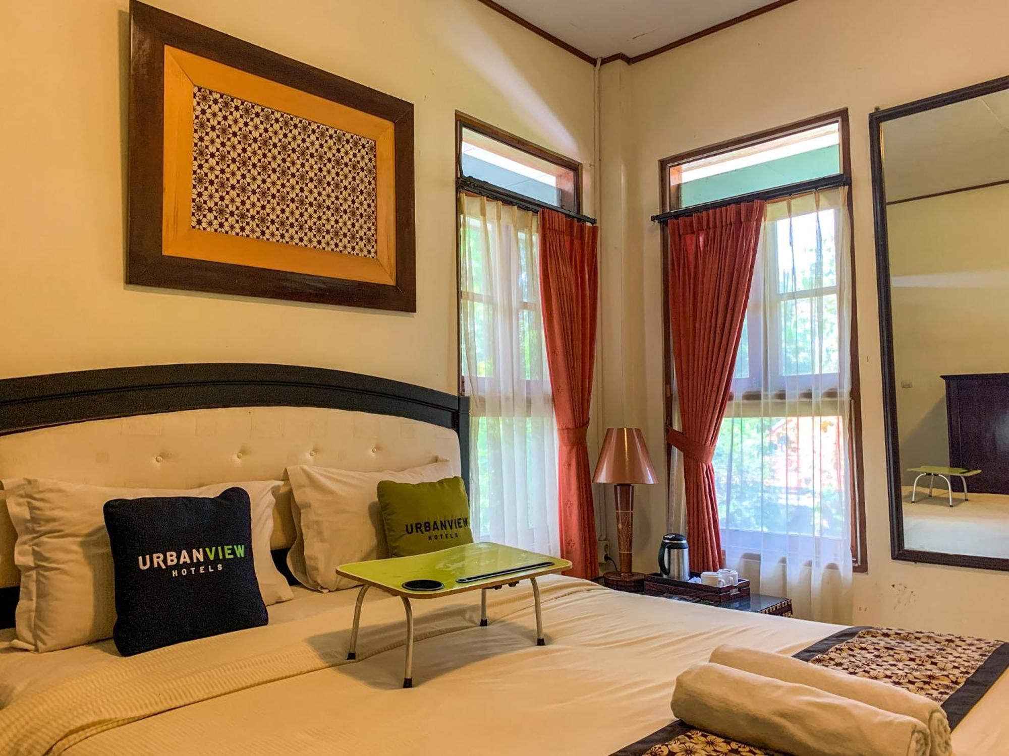 OYO 261 Sasono Putro Guest House Kejayan Exterior foto
