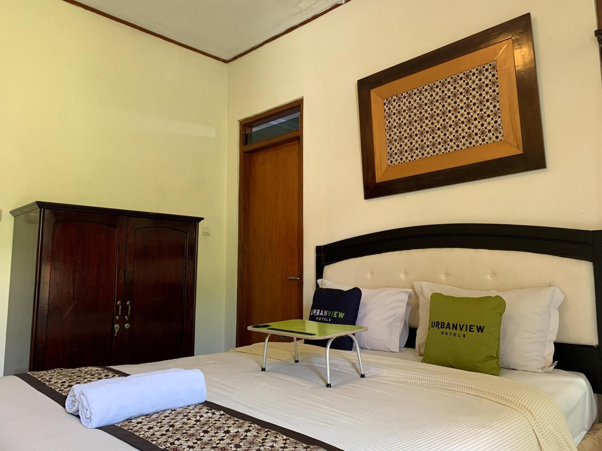 OYO 261 Sasono Putro Guest House Kejayan Exterior foto